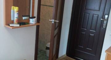 Фото номера Стандартный трехместный номер Гостиница Valeri г. Витязево 3