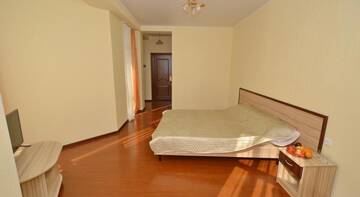 Фото номера Трехместный номер с балконом Гостиница Guest house Kaktus г. Витязево 2