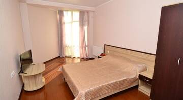 Фото номера Двухместный номер с 1 кроватью и балконом Гостиница Guest house Kaktus г. Витязево 5