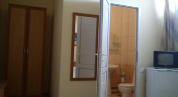 Фото номера Семейный двухместный номер с 1 кроватью Гостиница Guest House Slava г. Витязево 2