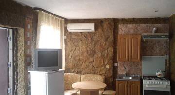 Фото номера Номер-студио с видом на сад Гостиница Guest House Slava г. Витязево 3
