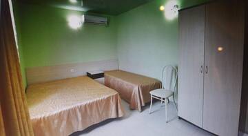 Фото номера Трехместный номер  Гостиница Guest House Nikos г. Витязево 3