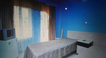 Фото номера Трехместный номер  Гостиница Guest House Nikos г. Витязево 2