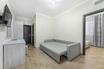 Фото номера 2-комнатная комната люкс с 1 двуспальной кроватью Отель White Hotel  г. Витязево 9