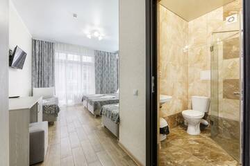 Фото номера 4-местная комната комфорт с балконом Отель White Hotel  г. Витязево 6